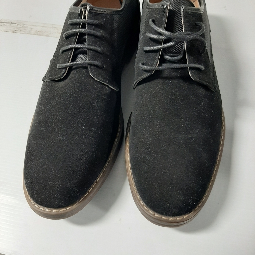 Man's dressy shoes